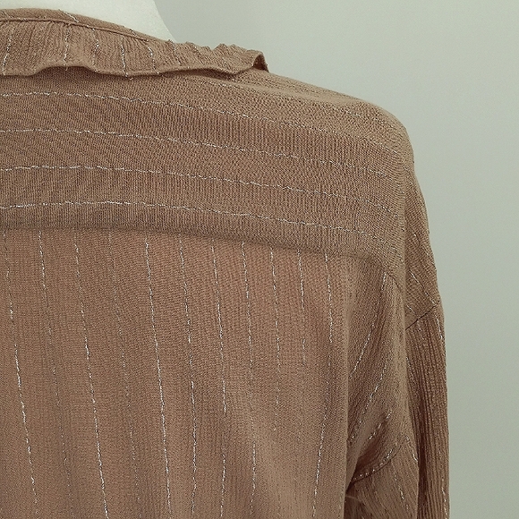 STITCH FIX Skies Are Blue Mauve Ruffle Detail Surplice Metallic Accented Top M - Picture 9 of 12